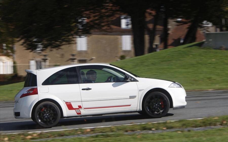  Renault Megane RS R26.R 2008 года  (фото 10 из 86)